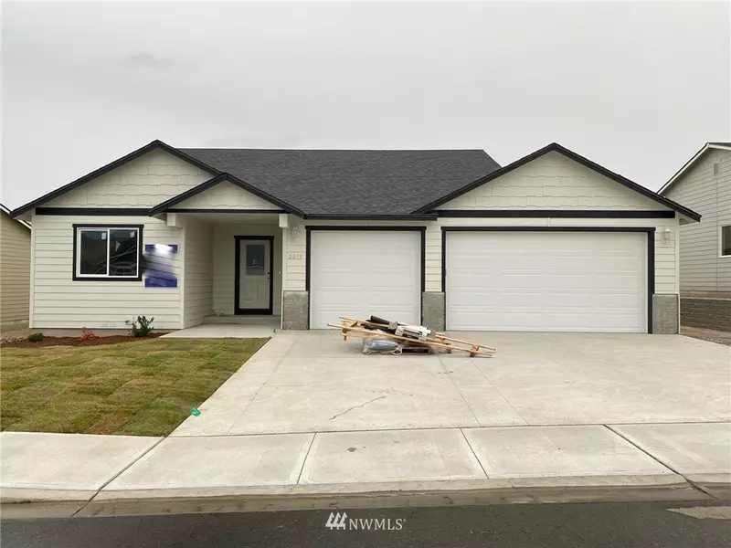 2213 2nd ST SE, East Wenatchee, WA 98802