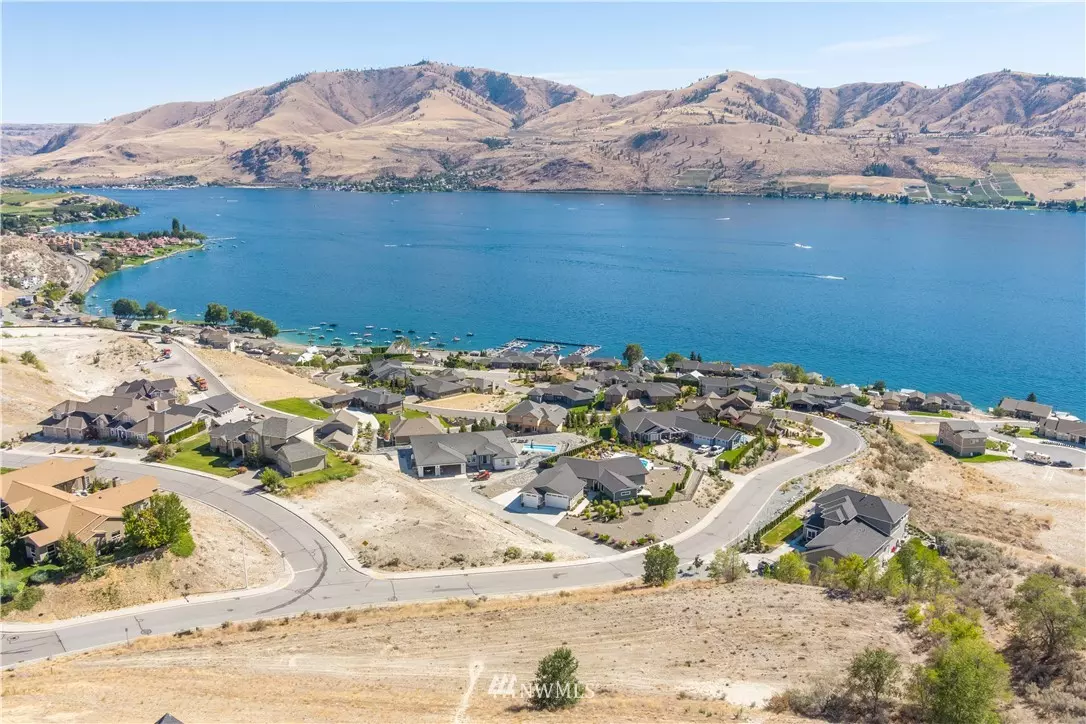 Chelan, WA 98816,245 Crystal DR