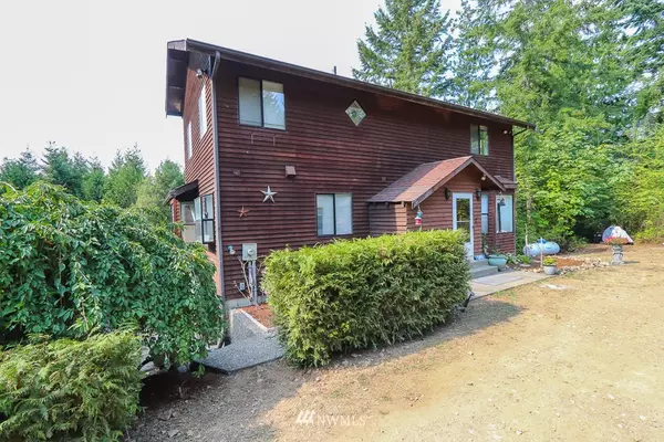 13909 Jungle CT NW, Bremerton, WA 98312