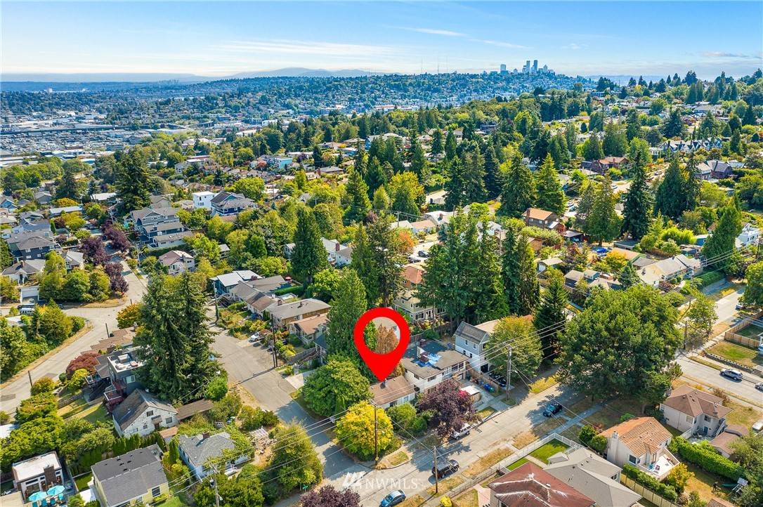4216 32nd AVE W, Seattle, WA 98199