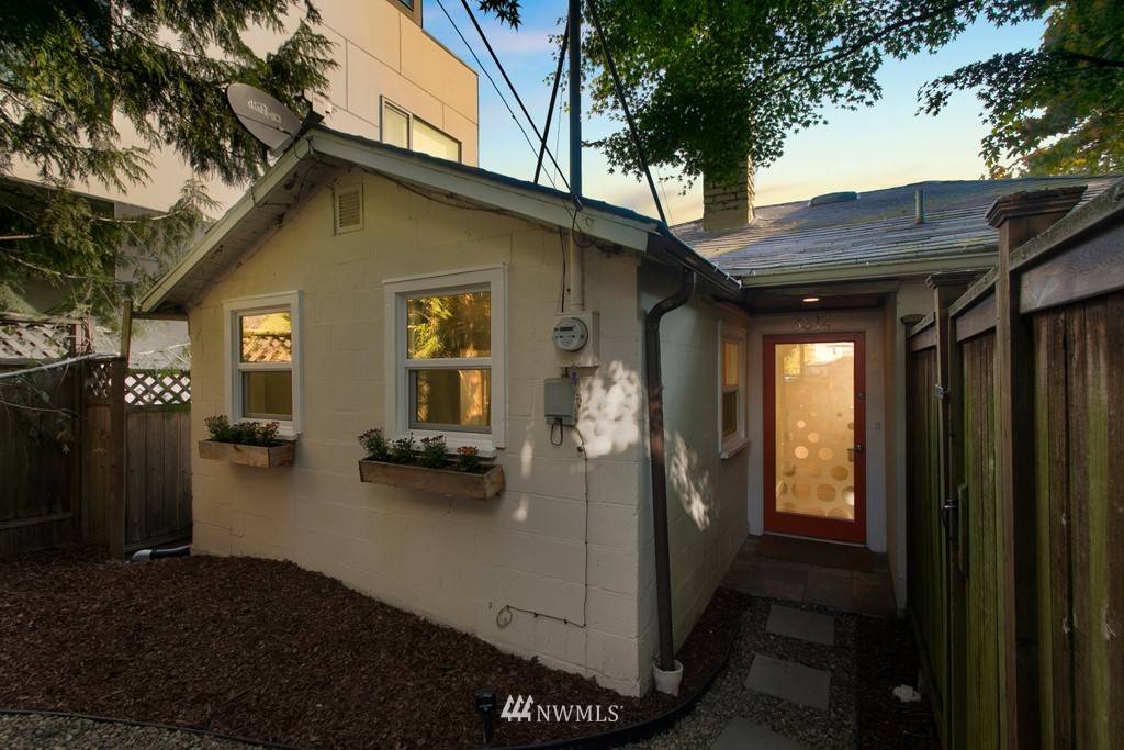 3814 23rd AVE W, Seattle, WA 98199