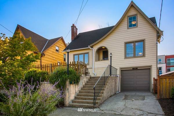 3243 42nd AVE SW, Seattle, WA 98116