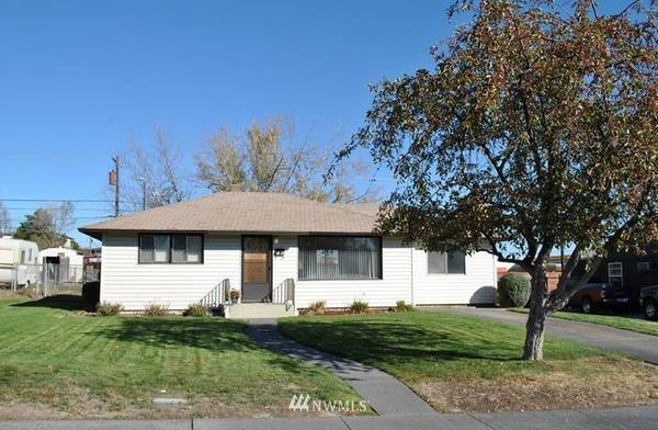 518 W Loop DR, Moses Lake, WA 98837