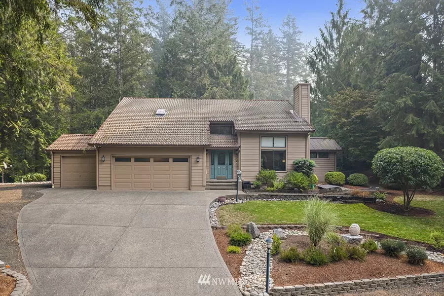 800 E Lakeshore DR, Allyn, WA 98524