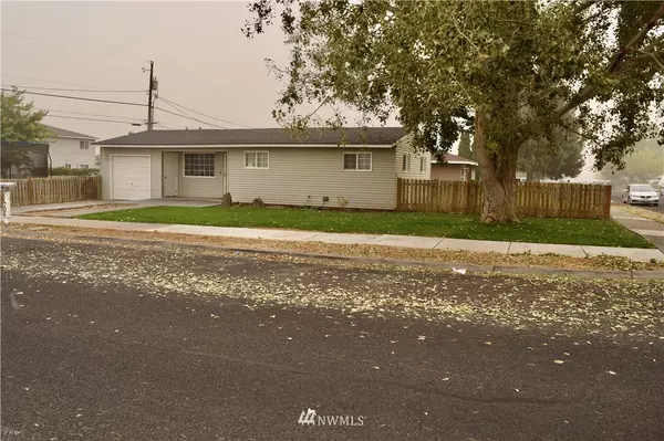 Moses Lake, WA 98837,706 S D ST