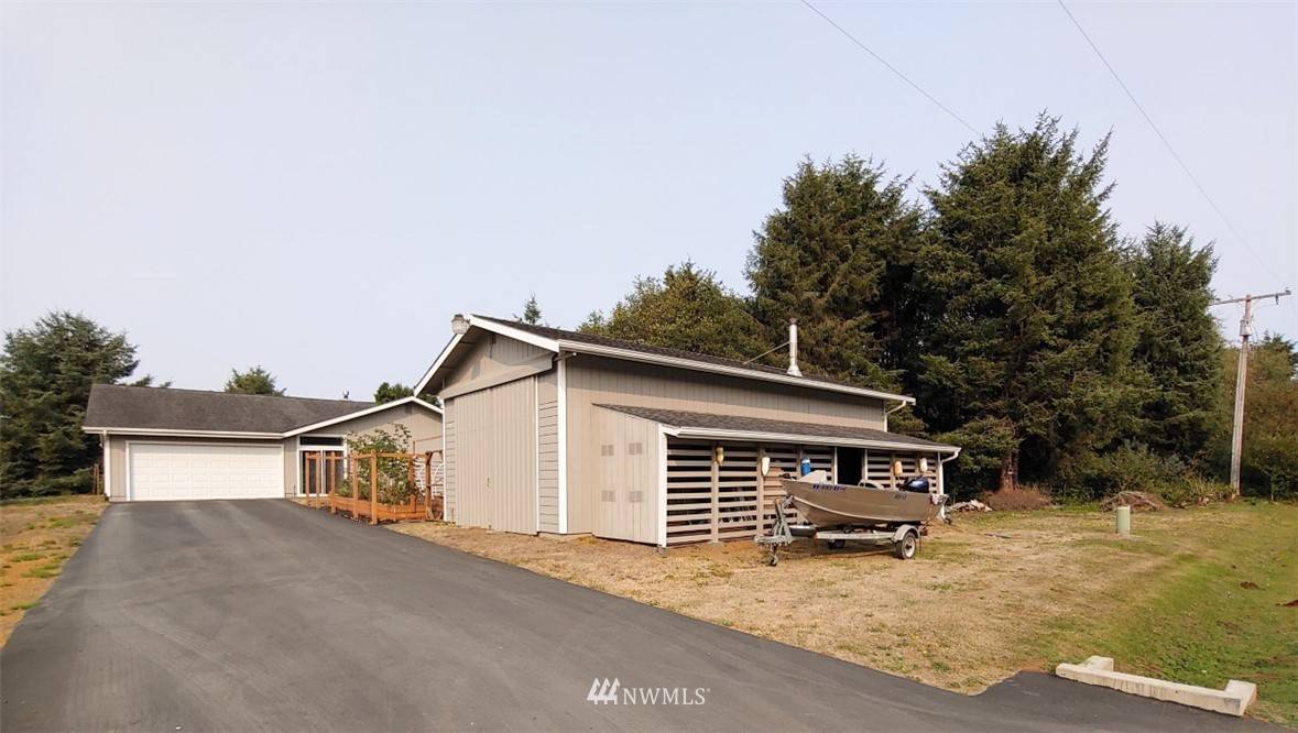 6 Ocean LN,  Copalis Beach,  WA 98535