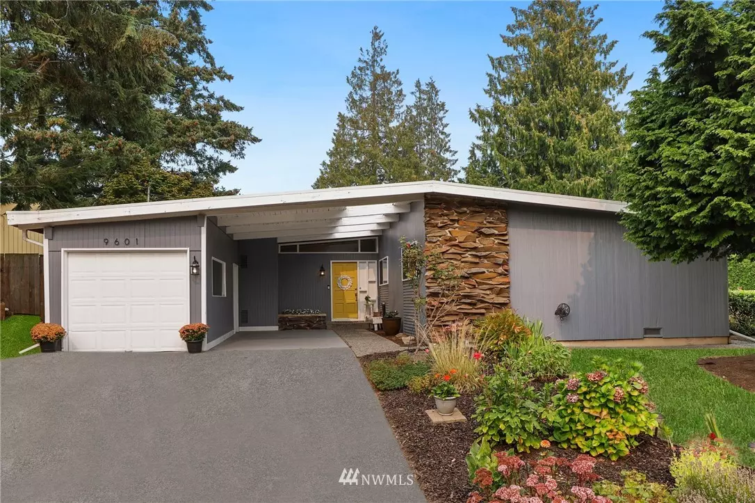 Edmonds, WA 98020,9601 Laurel LN