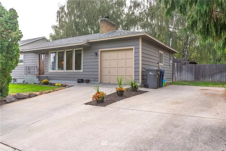 1711 Washington, Wenatchee, WA 98802