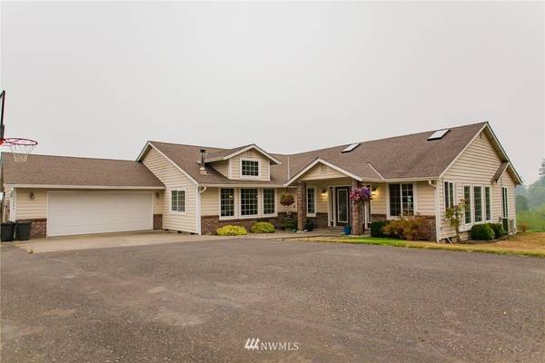 1481 Pacific AVE, Raymond, WA 98577