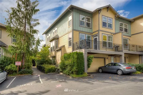 7720 Fairway AVE SE #401, Snoqualmie, WA 98065