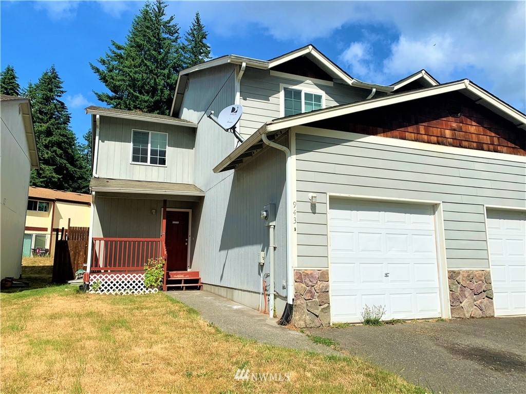 943 College LN NE #A & B, Olympia, WA 98516