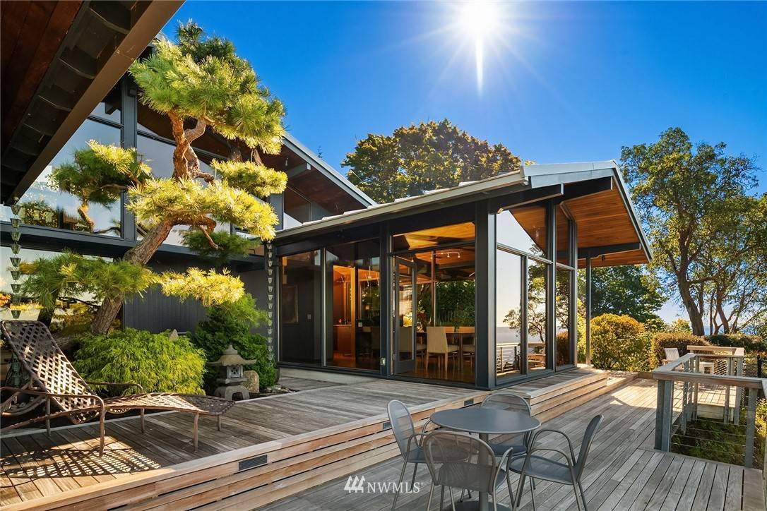 10423 Marine View DR SW, Seattle, WA 98146