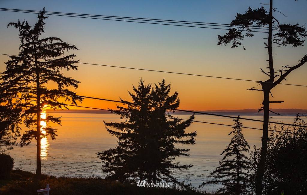 1443 Martha Way, Oak Harbor, WA 98277