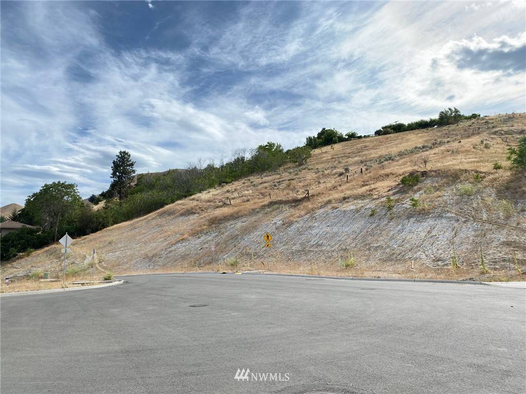 930 /934 Silas LN, Wenatchee, WA 98801