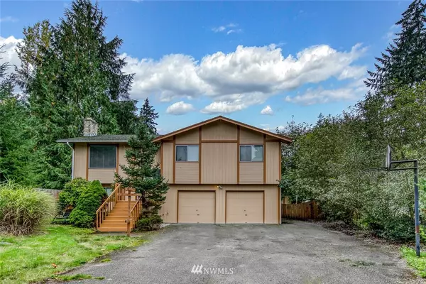 2221 NE Lexington DR, Bremerton, WA 98311