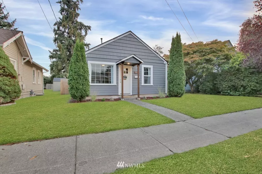 604 3rd AVE NE, Puyallup, WA 98372