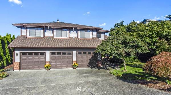 1867 Hillside DR NE, Tacoma, WA 98422