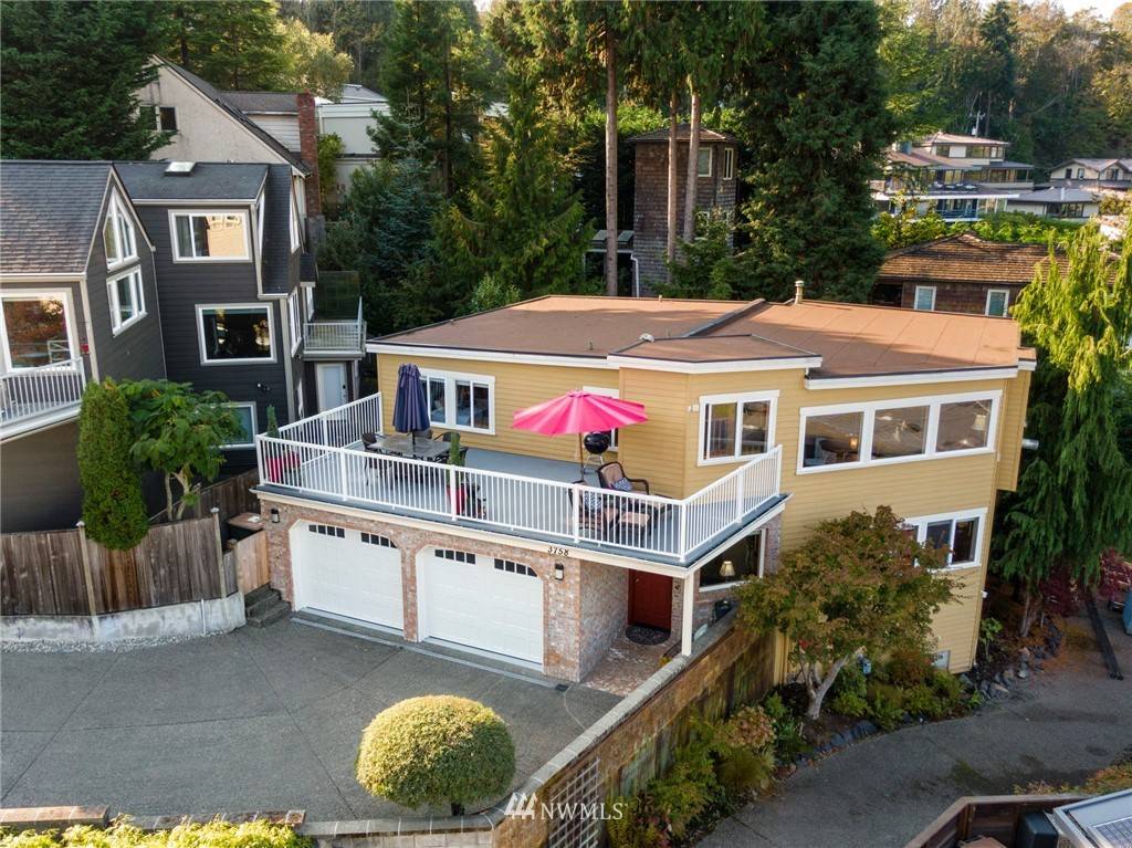 3758 W Commodore WAY, Seattle, WA 98199