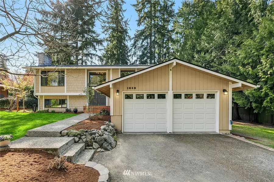 1649 215th PL SE, Sammamish, WA 98075