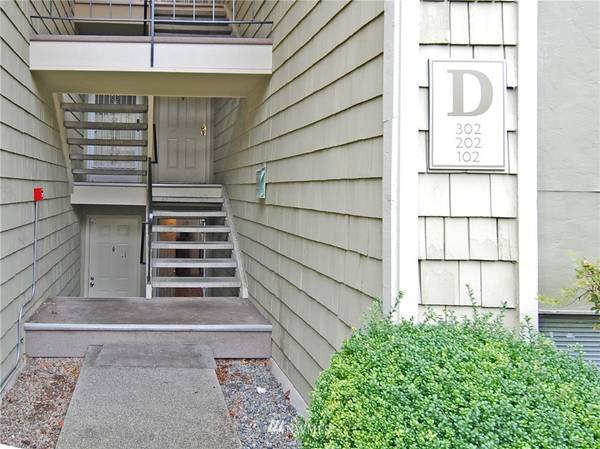 2020 Grant AVE S #D102, Renton, WA 98055