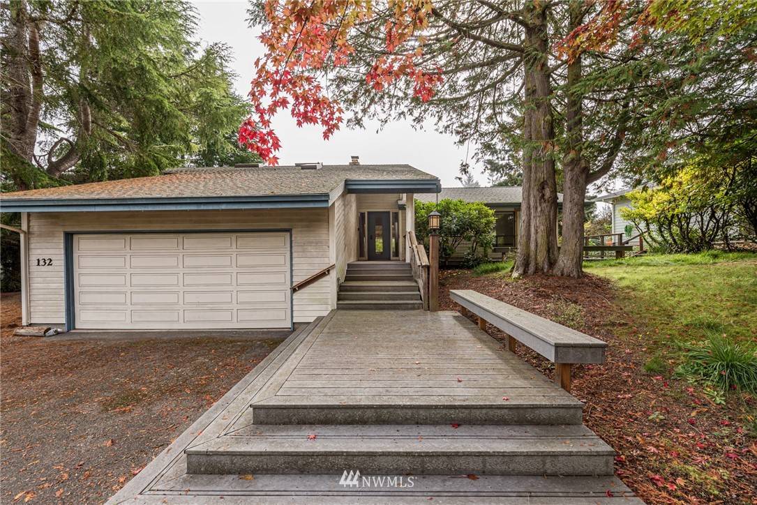 132 Hurricane Ridge DR, Sequim, WA 98382