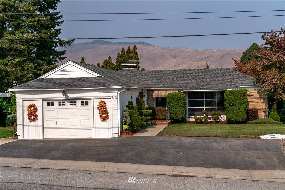 2102 Avenida WAY, Wenatchee, WA 98801