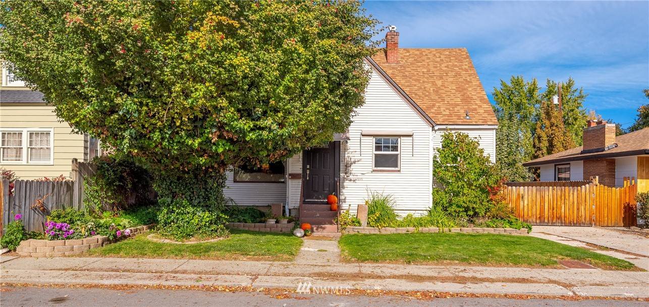 1016 Columbine ST, Wenatchee, WA 98801