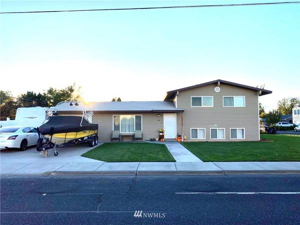 1030 S Clover DR, Moses Lake, WA 98837