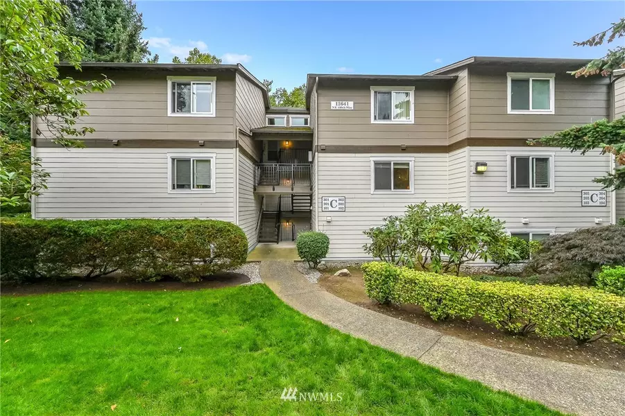 12641 NE 130th WAY #C202, Kirkland, WA 98034