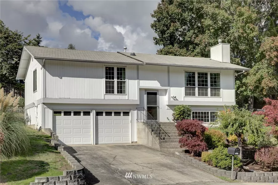 16301 134th AVE SE, Renton, WA 98058