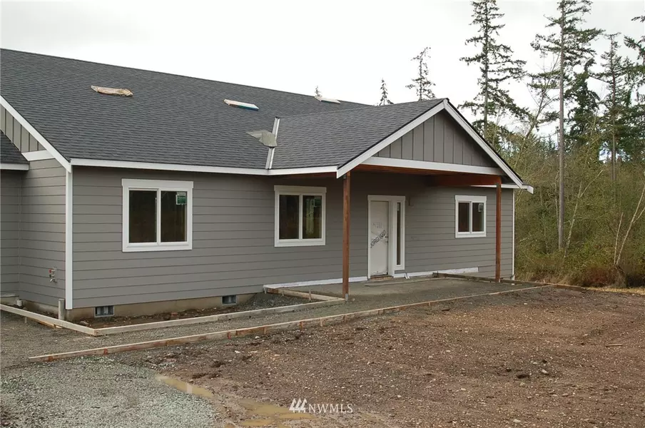 2181 Corsair LN, Oak Harbor, WA 98277