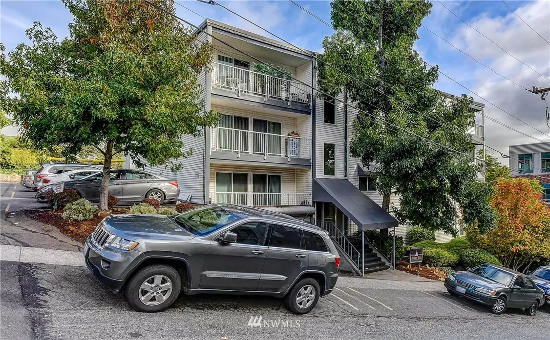 Seattle, WA 98109,762 Hayes ST #27