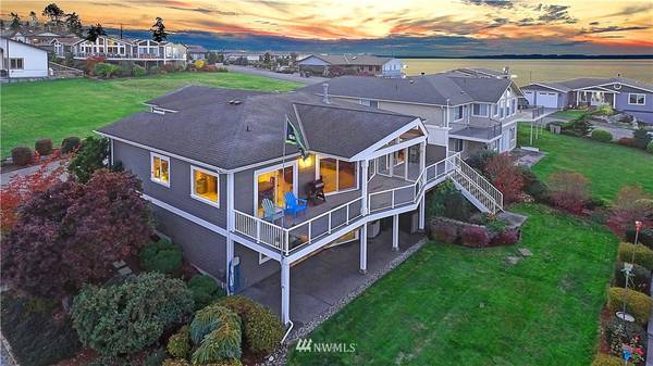 1041 Bayshore DR,  Camano Island,  WA 98282