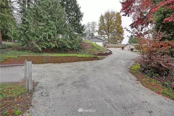 Camano Island, WA 98282,656 Awa LN