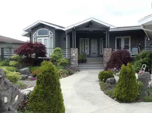 1106 Strait View DR, Port Angeles, WA 98362