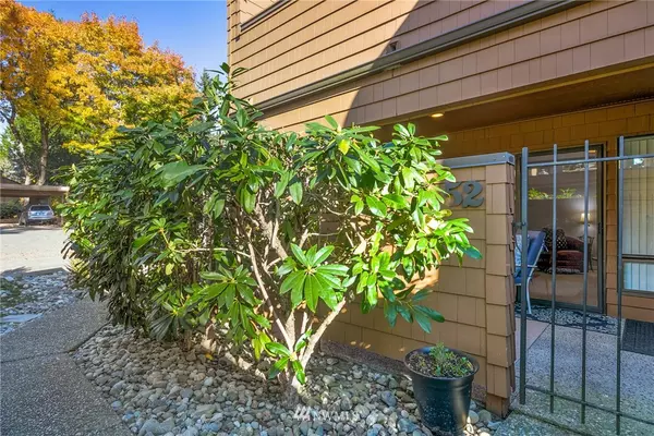 11420 NE 128th St #52, Kirkland, WA 98034