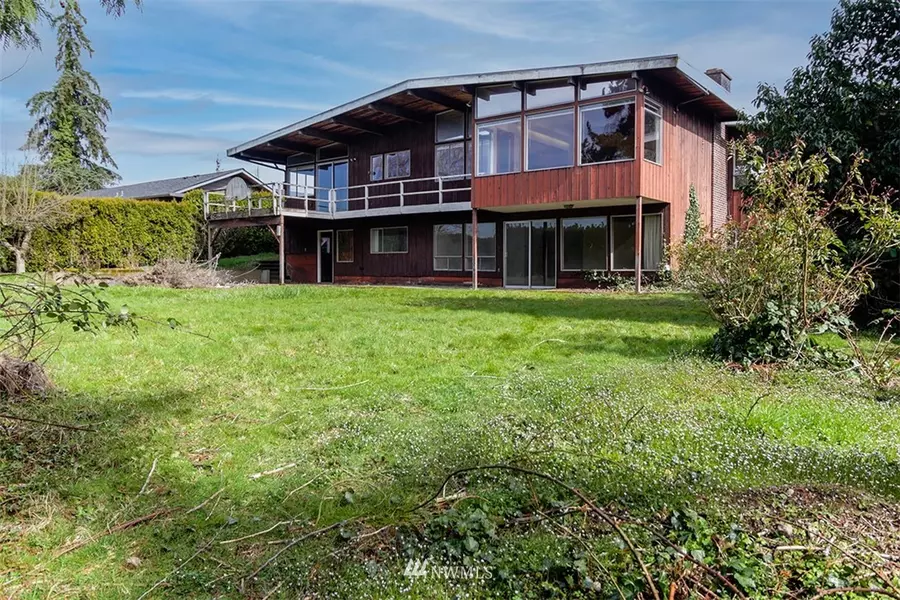 18181 Brittany DR SW, Normandy Park, WA 98166