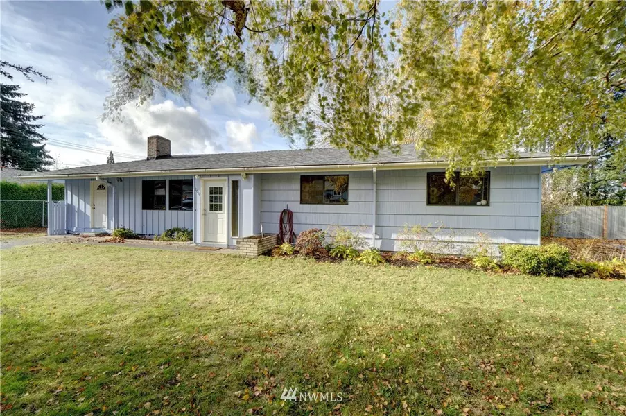 2010 Cascade PL W, University Place, WA 98466