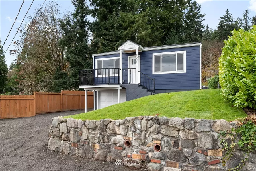 5501 NE Madrona AVE, Bremerton, WA 98311