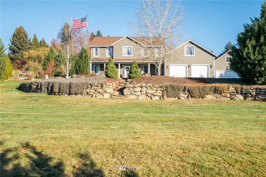 813 Highline DR, East Wenatchee, WA 98802