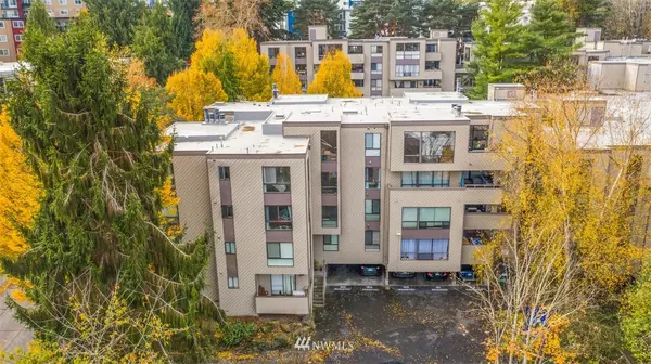 Seattle, WA 98199,2510 W Manor PL #114