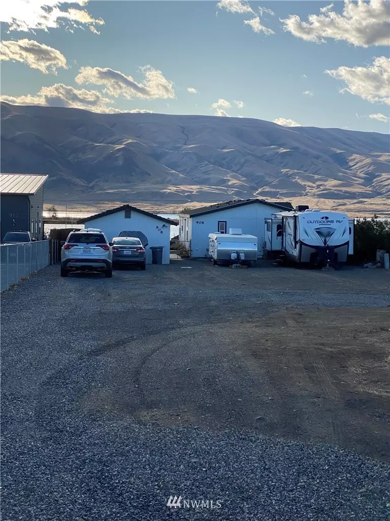 Mattawa, WA 99349,908 Orchard DR SW