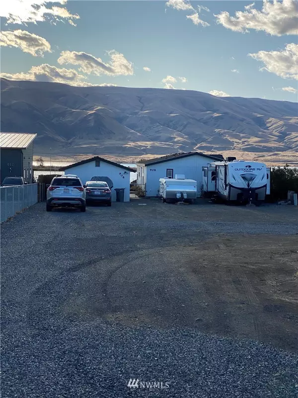 908 Orchard DR SW, Mattawa, WA 99349