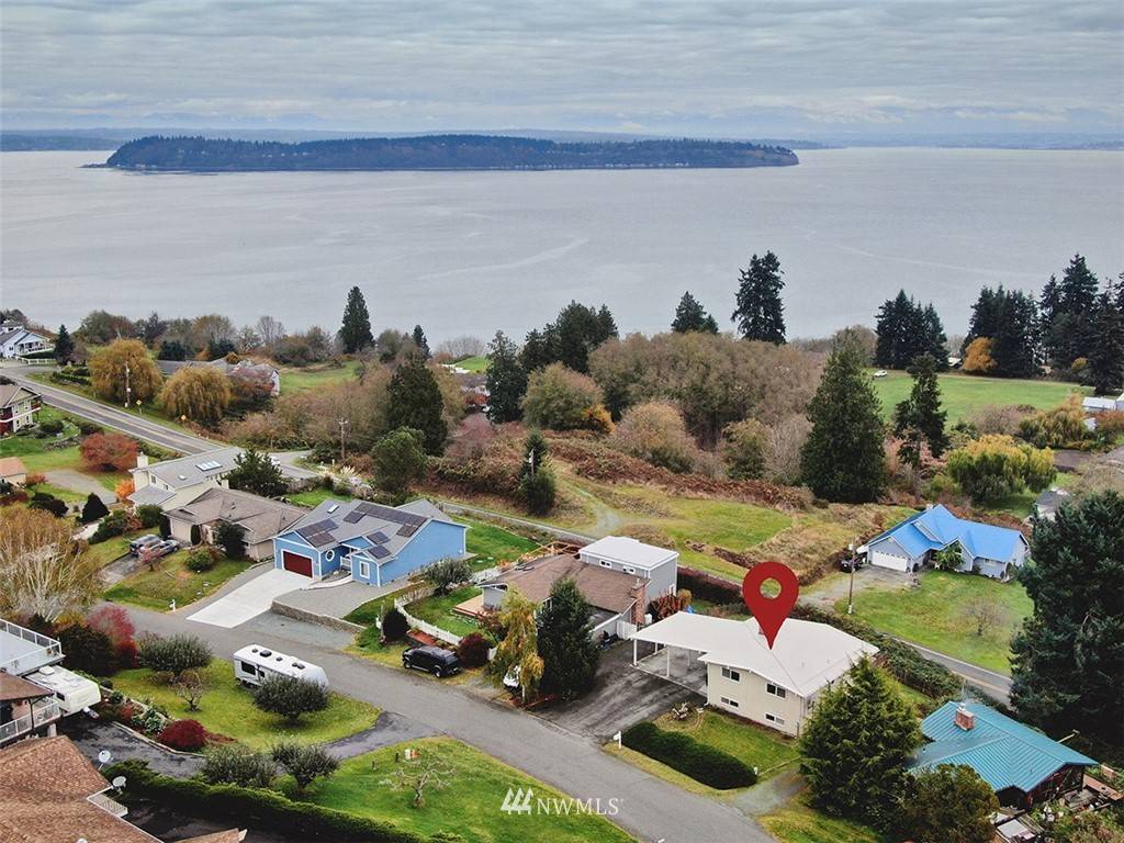 6273 Hinman DR, Clinton, WA 98236