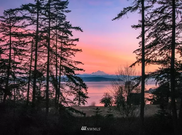 210 Kineth Point PL, Coupeville, WA 98239