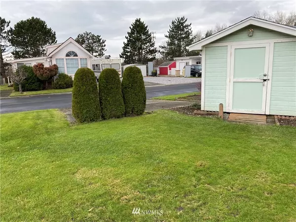 Blaine, WA 98230,4751 Birch Bay Lynden #108