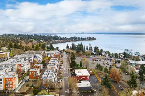 Bainbridge Island, WA 98110,190 Harbor Square LOOP NE #C-429