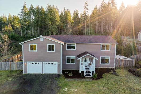 100 E Meadow Mist PL, Belfair, WA 98528