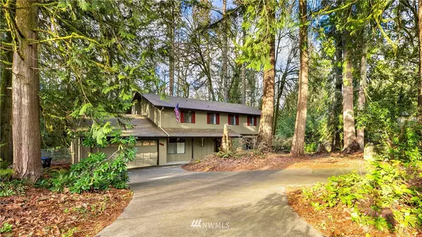 3108 Country Club LOOP NW, Olympia, WA 98502