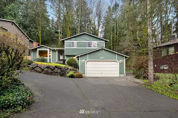 19665 40th PL NE, Lake Forest Park, WA 98155